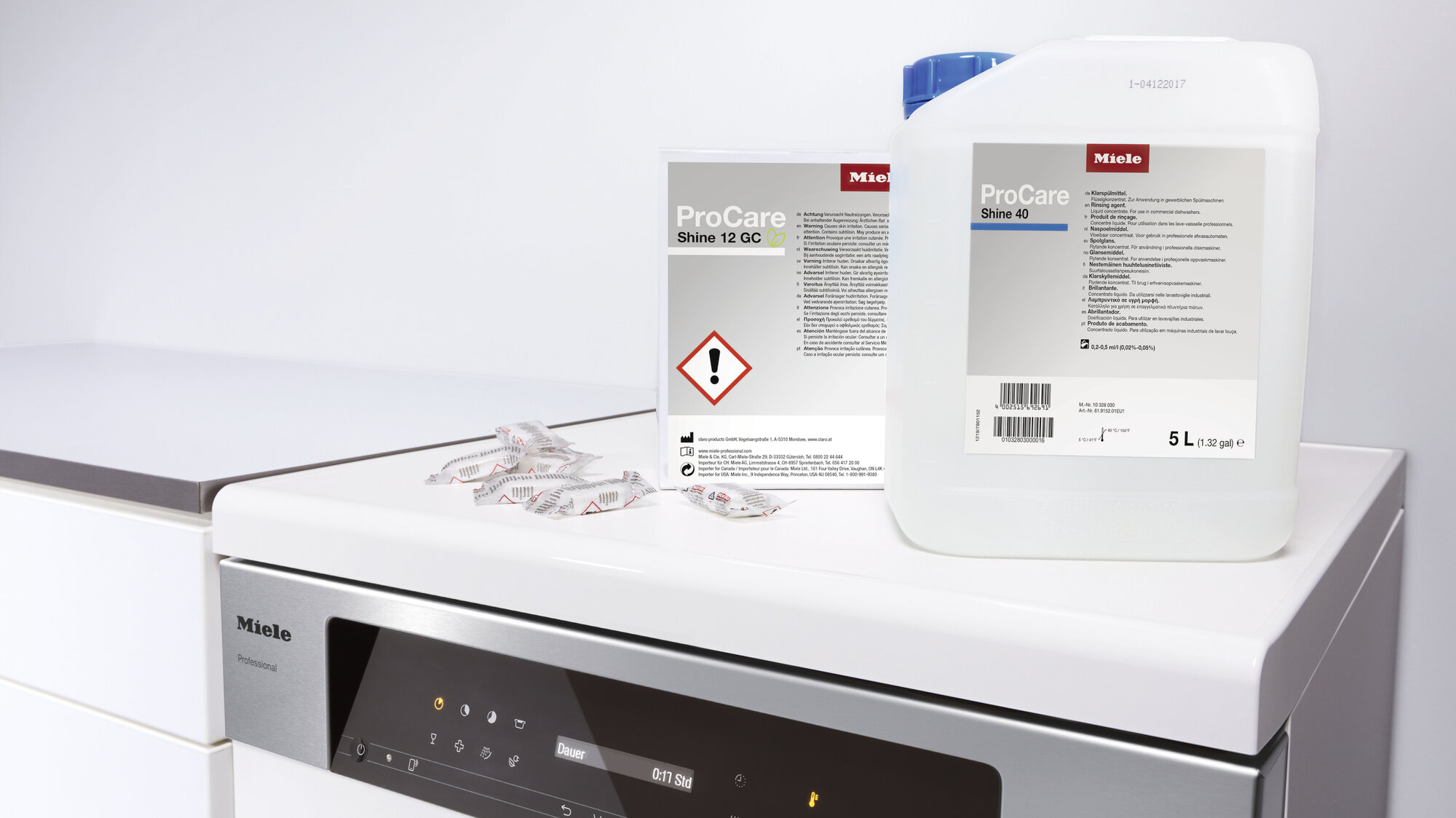 Pulver, Tabs und flüssige Reinigungsmittel der Produktreihe ProCare Shine