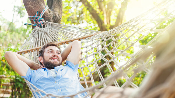 Altersvorsorge: Arbeiten bis zum Umfallen? Lieber frühzeitig absichern!