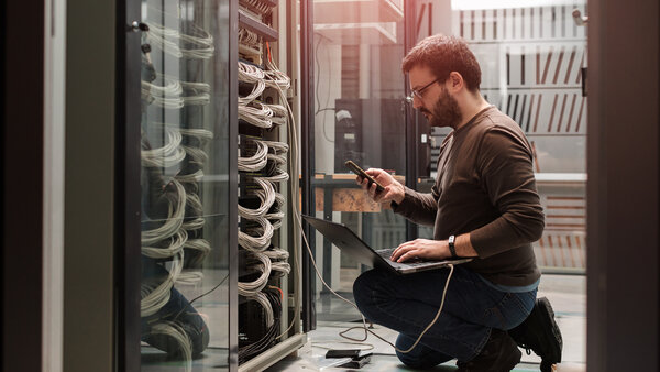 Einphasige Online-USV für kritische Anwendungen von ABB Einphasige Online-USV für kritische Anwendungen von ABB