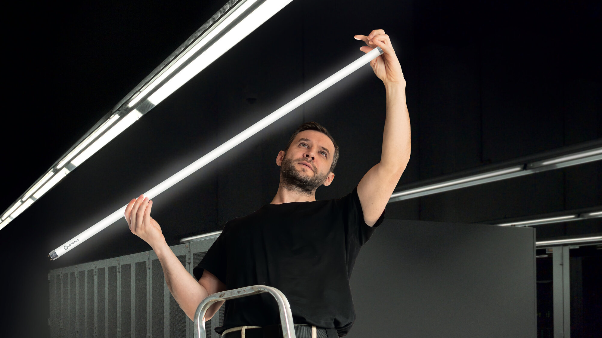 LED TUBE EXTERNAL SYSTEM von LEDVANCE LED TUBE EXTERNAL SYSTEM von LEDVANCE