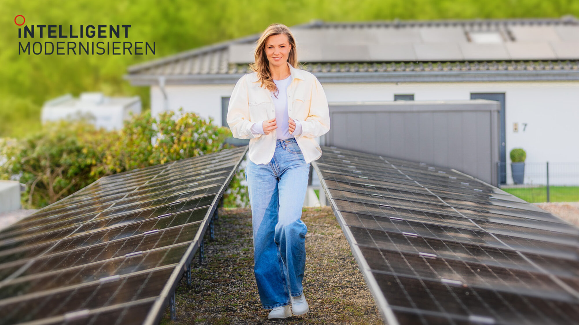 Laura Wontorra, TV-Moderatorin und Unternehmerin ist die neue Markenbotschafterin von INTELLIGENT MODERNISIEREN. Laura Wontorra, TV-Moderatorin und Unternehmerin ist die neue Markenbotschafterin von INTELLIGENT MODERNISIEREN.