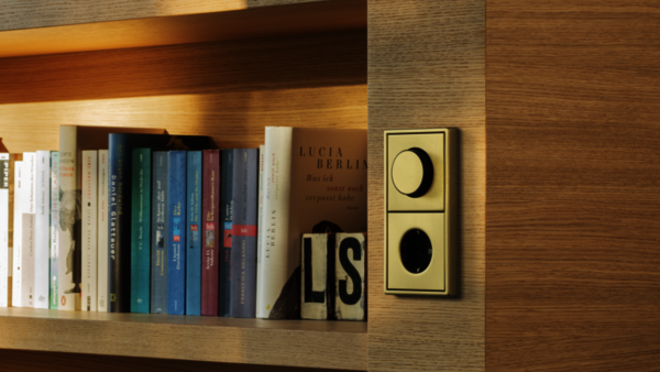 JUNG Drehdimmer mit neuem Design JUNG Drehdimmer mit neuem Design