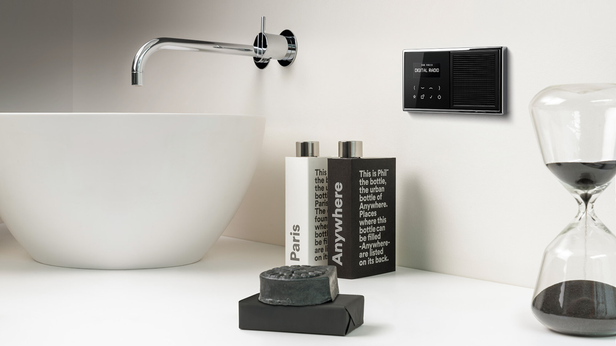 Einbauradio im Schalterdesign: JUNG Smart Radio DAB+ (Foto: epr/Jung.de)