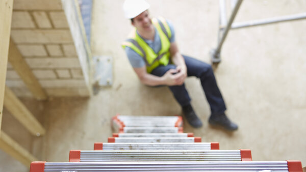 Arbeiten im Sommer – denken Sie an den Unfallschutz Arbeiten im Sommer – denken Sie an den Unfallschutz