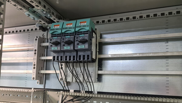 ©Siemens 2024. Alle Rechte vorbehalten. Einspeisesystem in Anwendung. ©Siemens 2024. Alle Rechte vorbehalten. Einspeisesystem in Anwendung.